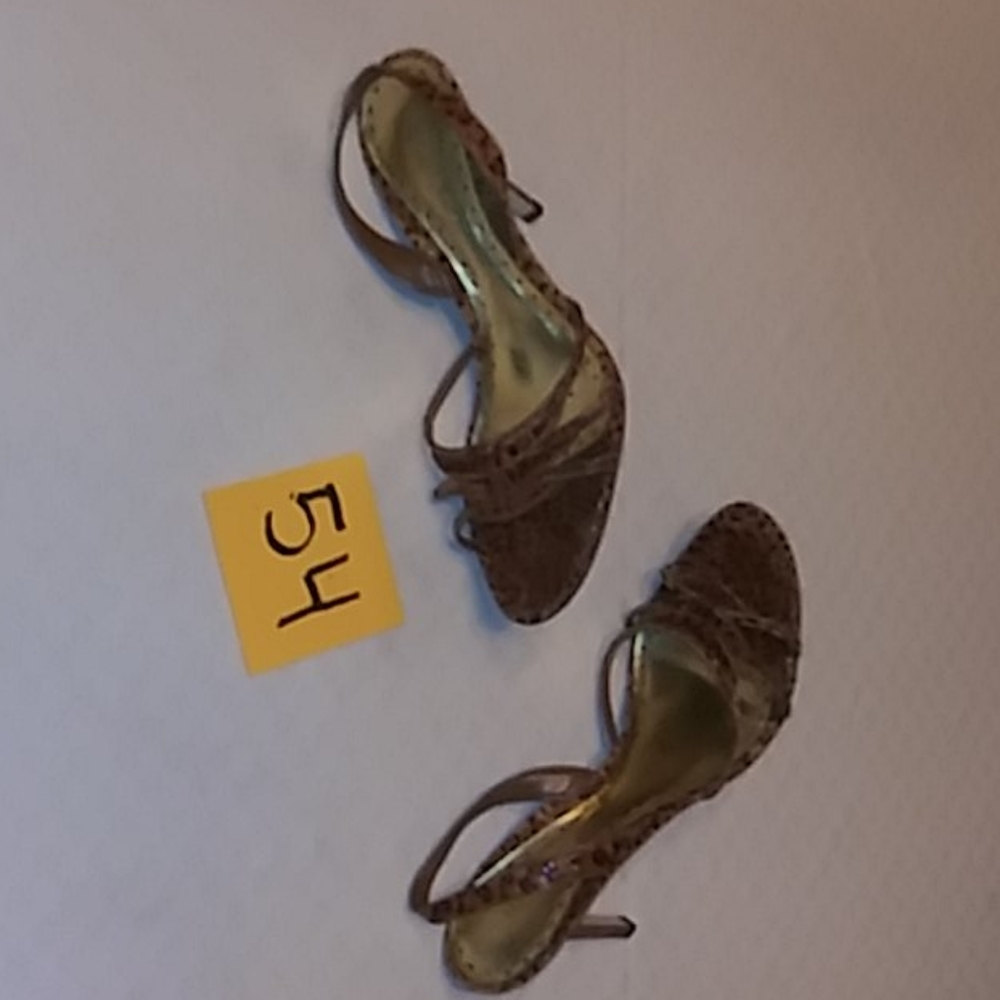 Heels - Picture 3 of 4